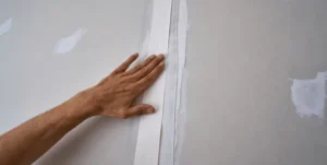 Lee más sobre el artículo Yeso laminado en techos: estilos y acabados en tendencia